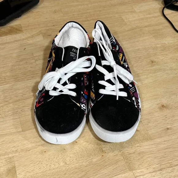 Colorful Geometric Pattern Sneakers - Picture 2 of 3